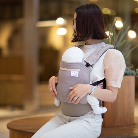 大人気定番商品 Mesh-LatteBeige|おしゃれで機能的な抱っこ紐・おんぶ紐 抱っこひも・スリング